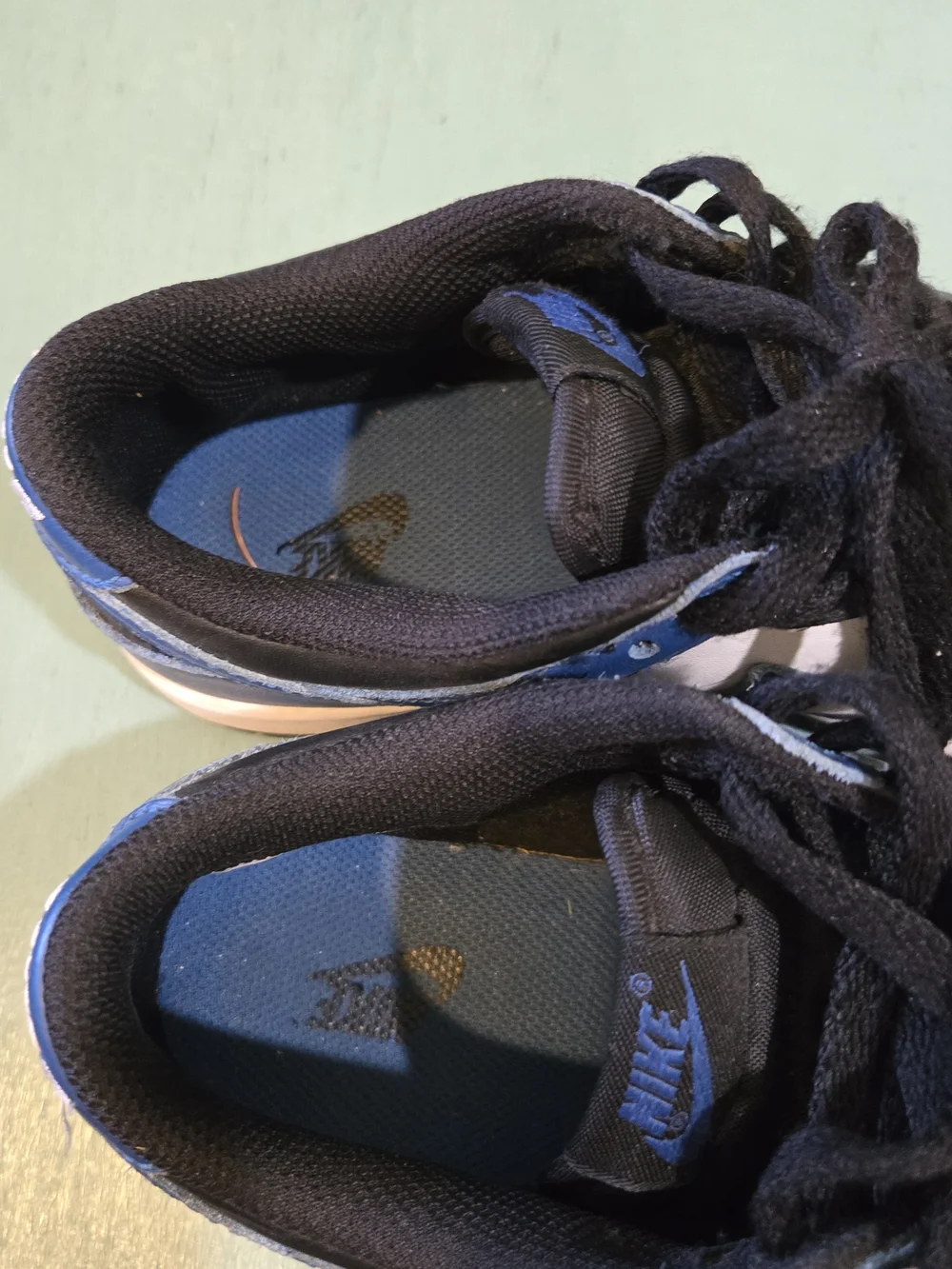 Nike Low-Top Sneakers in Black, White & Blue